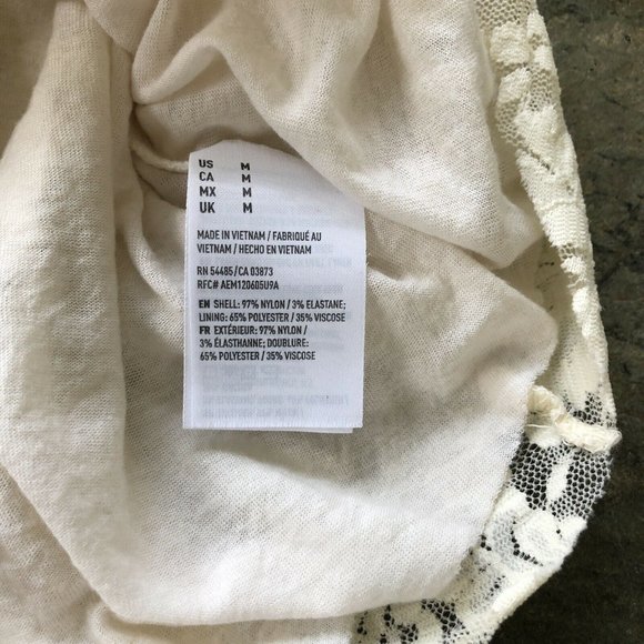 American Eagle Ivory Lace V Neck 3/4 Sleeve Top - Picture 4 of 5